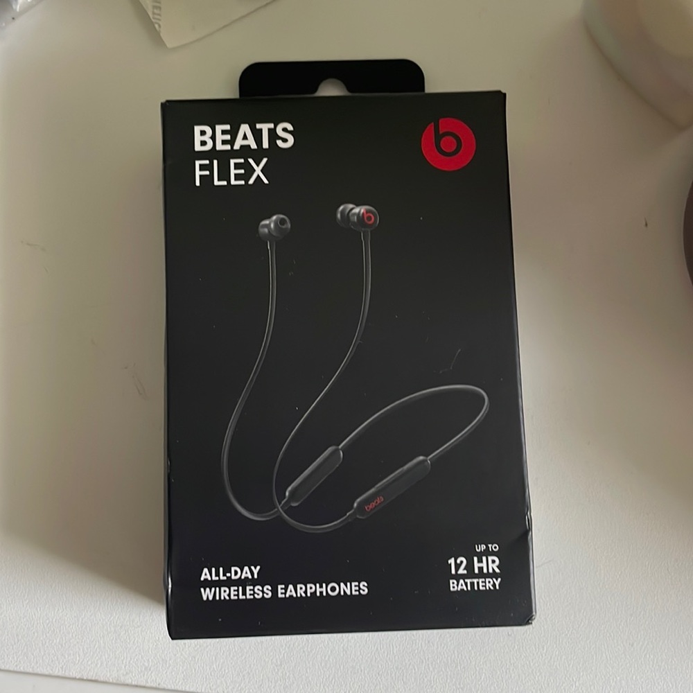 NEW NEVER OPENED BEATS FLEX